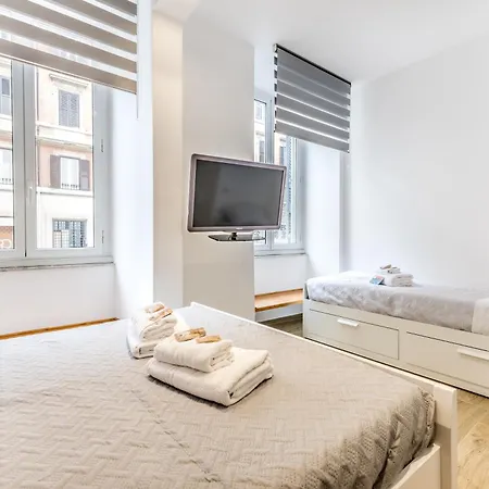 Principe Umberto - Stazione Termini 아파트 *